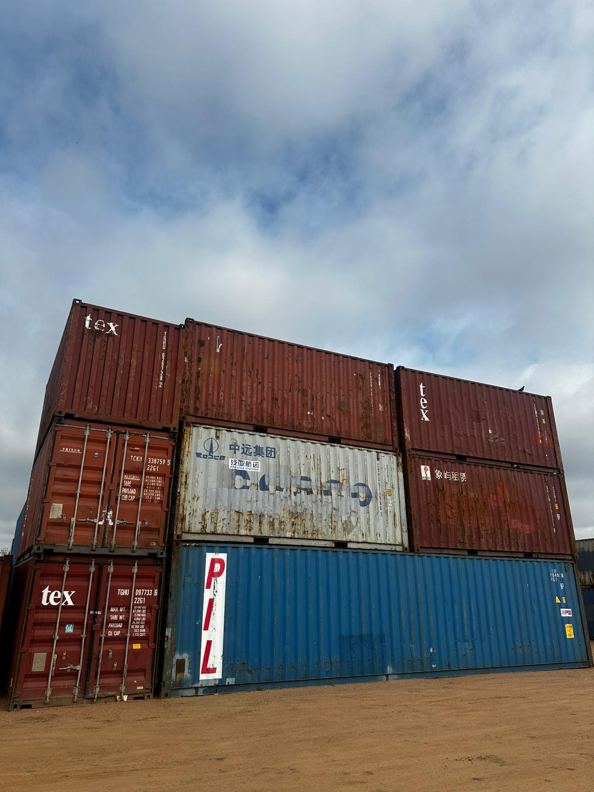 Contenedor DC 20 pies apilado